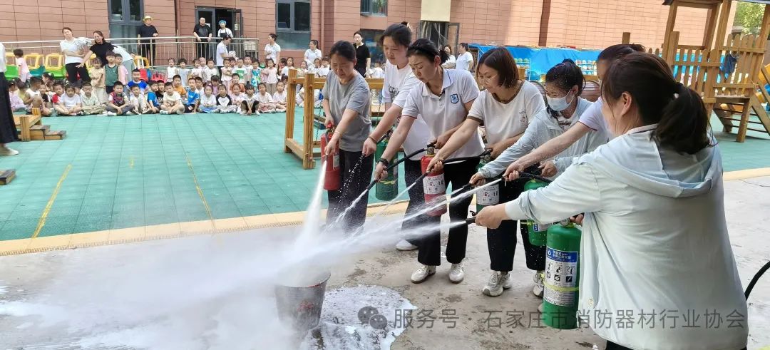 消防培训进园所 安全守护“童”成长 ——石家庄消防器材行业协会(图5) 消防培训进园所 安全守护“童”成长 ——石家庄消防器材行业协会(图5)