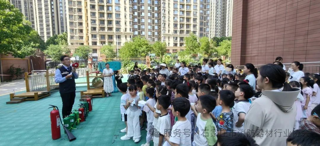 消防培训进园所 安全守护“童”成长 ——石家庄消防器材行业协会(图1) 消防培训进园所 安全守护“童”成长 ——石家庄消防器材行业协会(图1)