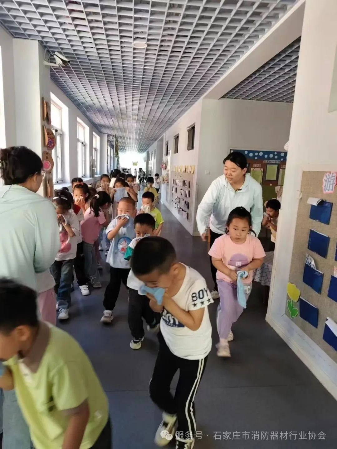 消防培训进园所 安全守护“童”成长 ——石家庄消防器材行业协会(图2) 消防培训进园所 安全守护“童”成长 ——石家庄消防器材行业协会(图2)